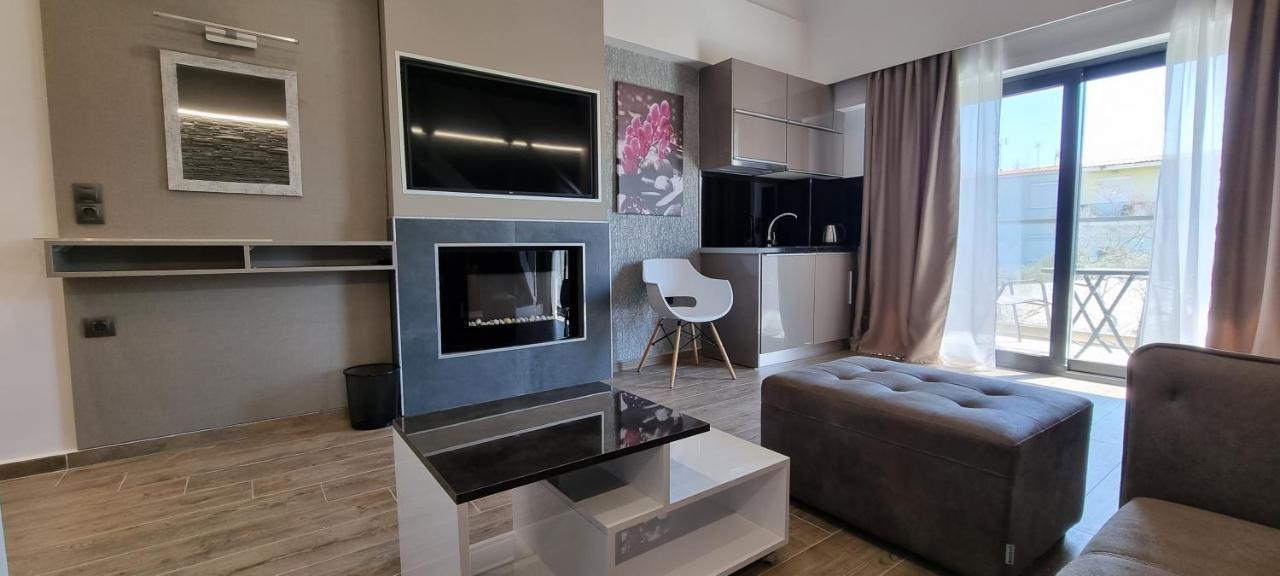 Luxsuites Офринион Екстериор снимка