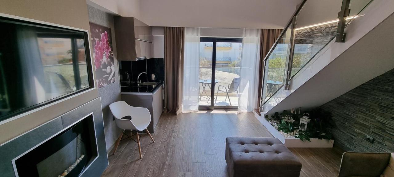 Luxsuites Офринион Екстериор снимка
