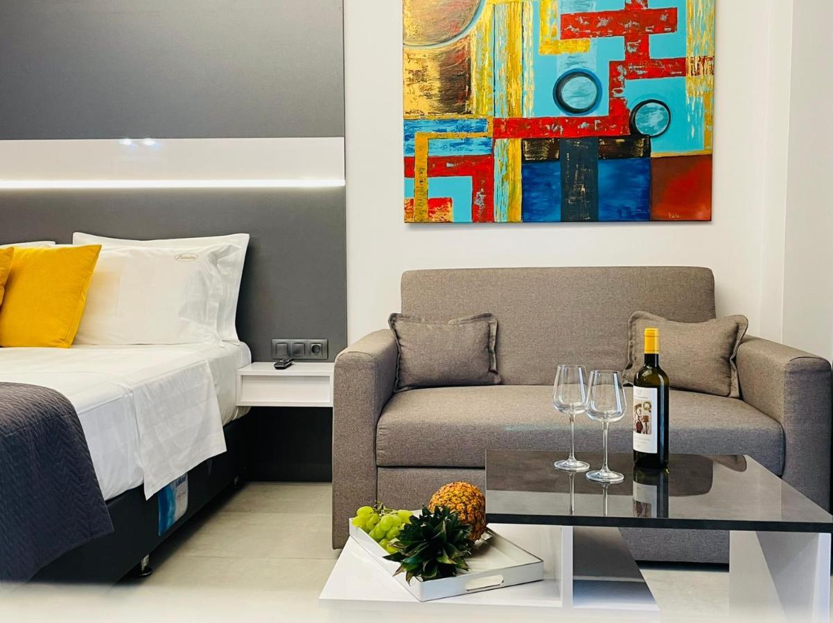 Luxsuites Офринион Екстериор снимка