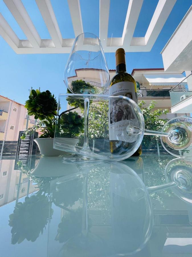 Luxsuites Офринион Екстериор снимка