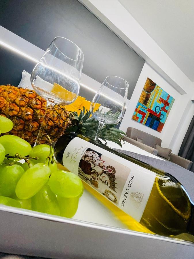 Luxsuites Офринион Екстериор снимка